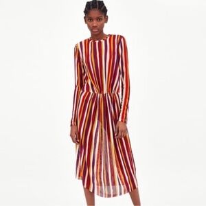 Zara Mesh Net Long Sleeve MIDI Striped
Dress/Size Medium/Blogger Fave/ Like-New